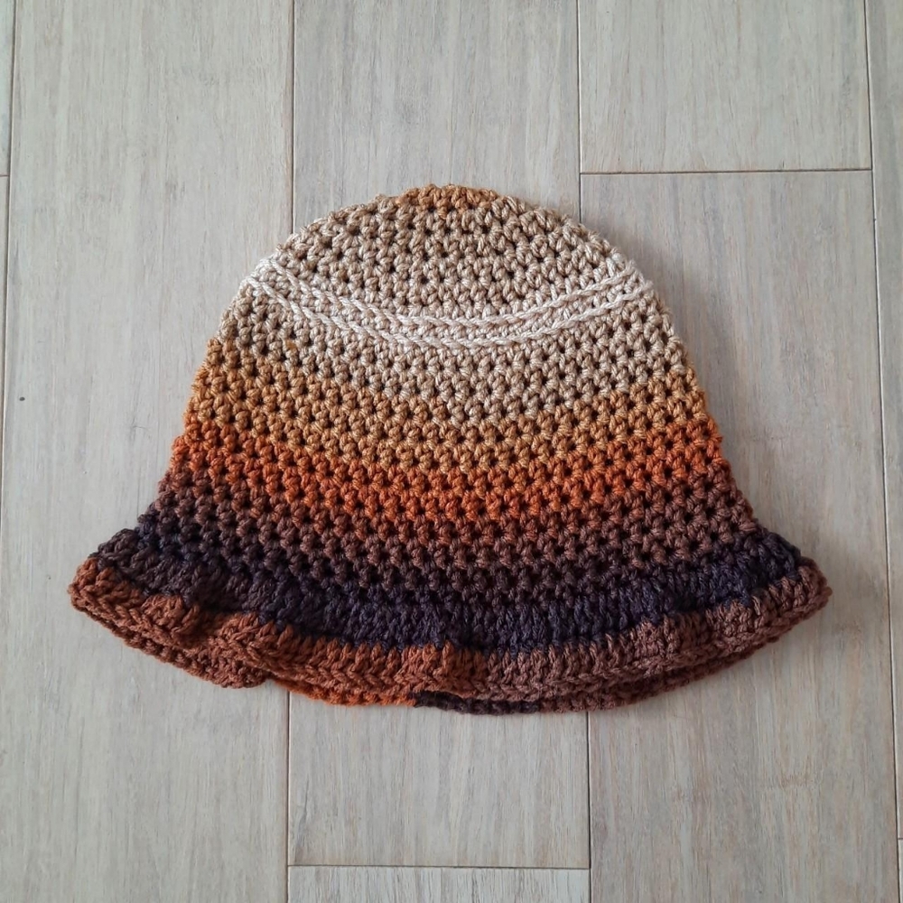 COPY - COPY - Crochet Bucket Hat (brown ombre)